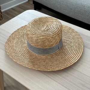 Stylish Straw Sun Hat with Black and White Band